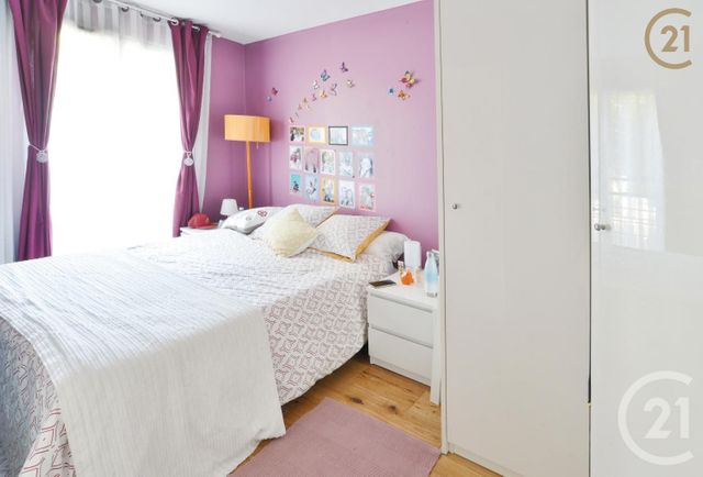 Afficher la photo en grand Appartement F4 à vendre - 4 pièces - 77.4 m2 - YERRES - 91 - ILE-DE-FRANCE - Century 21 Optimmo