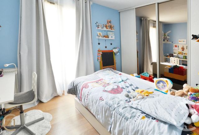 Afficher la photo en grand Appartement F4 à vendre - 4 pièces - 77.4 m2 - YERRES - 91 - ILE-DE-FRANCE - Century 21 Optimmo