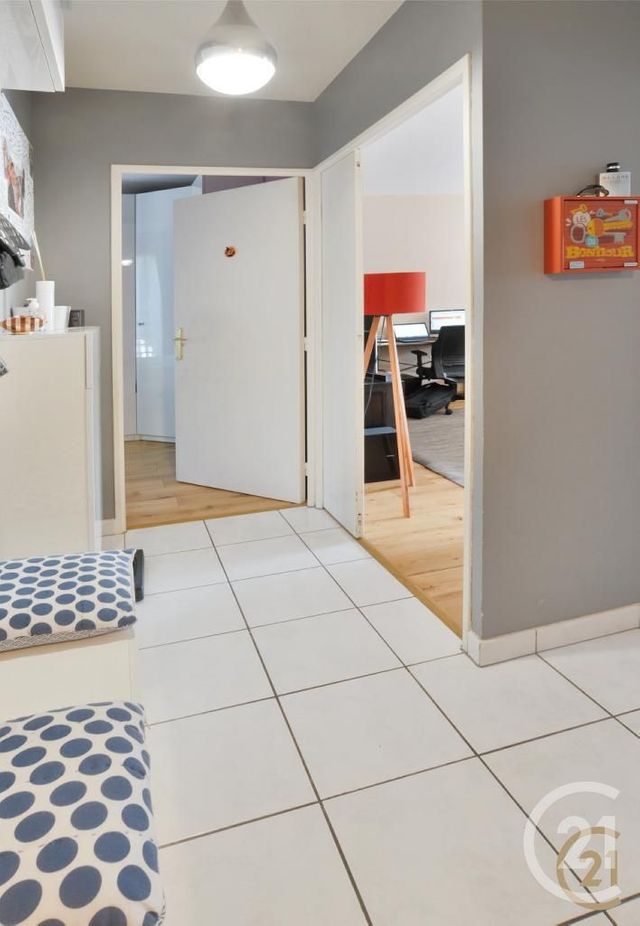 Afficher la photo en grand Appartement F4 à vendre - 4 pièces - 77.4 m2 - YERRES - 91 - ILE-DE-FRANCE - Century 21 Optimmo
