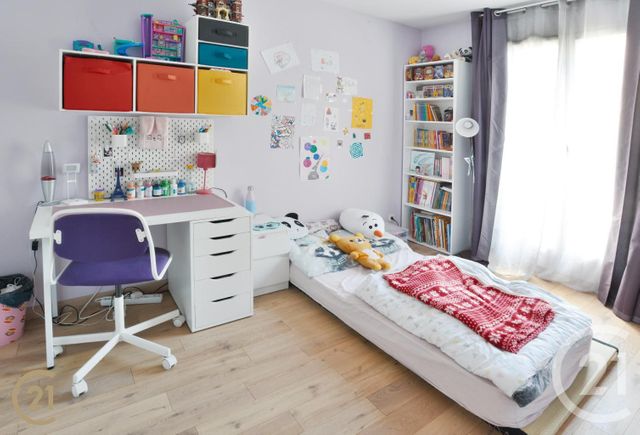 Afficher la photo en grand Appartement F4 à vendre - 4 pièces - 77.4 m2 - YERRES - 91 - ILE-DE-FRANCE - Century 21 Optimmo