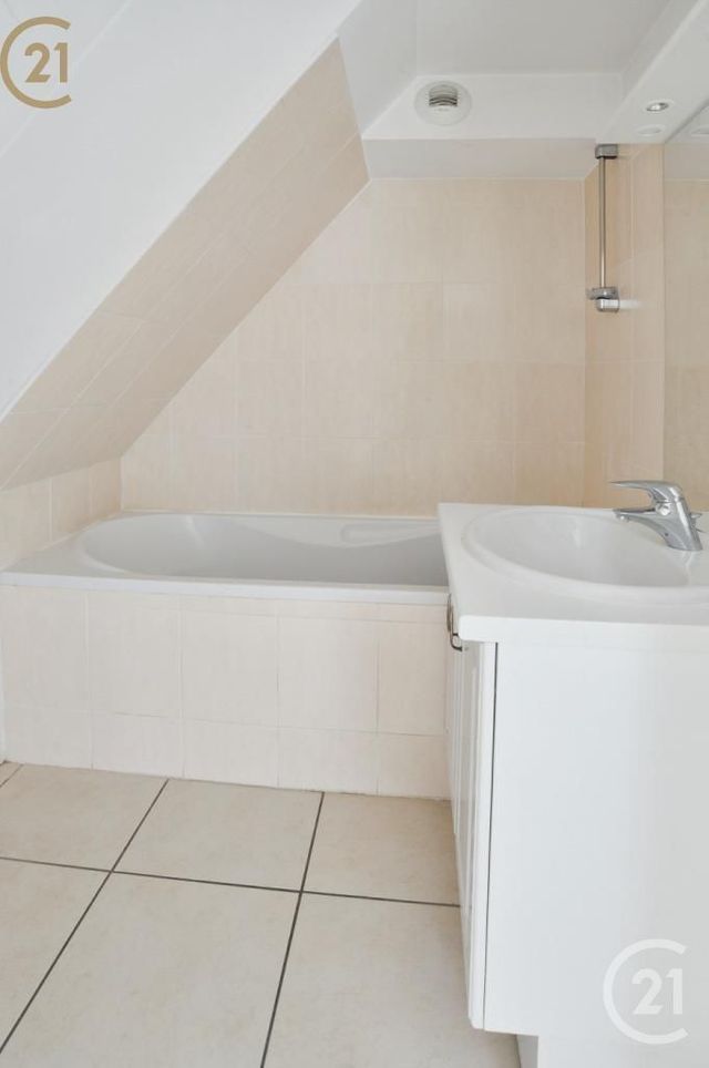 Afficher la photo en grand Appartement F4 à vendre - 4 pièces - 73.06 m2 - YERRES - 91 - ILE-DE-FRANCE - Century 21 Optimmo
