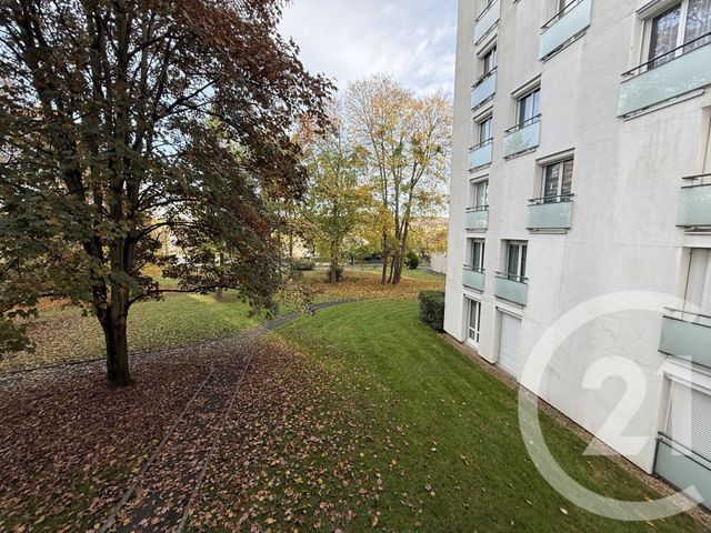 Appartement F2 à vendre - 2 pièces - 53.3 m2 - YERRES - 91 - ILE-DE-FRANCE - Century 21 Optimmo