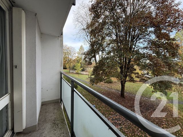 Appartement F2 à vendre - 2 pièces - 53.3 m2 - YERRES - 91 - ILE-DE-FRANCE - Century 21 Optimmo