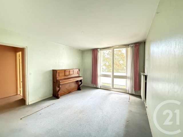 Appartement F2 à vendre - 2 pièces - 53.3 m2 - YERRES - 91 - ILE-DE-FRANCE - Century 21 Optimmo