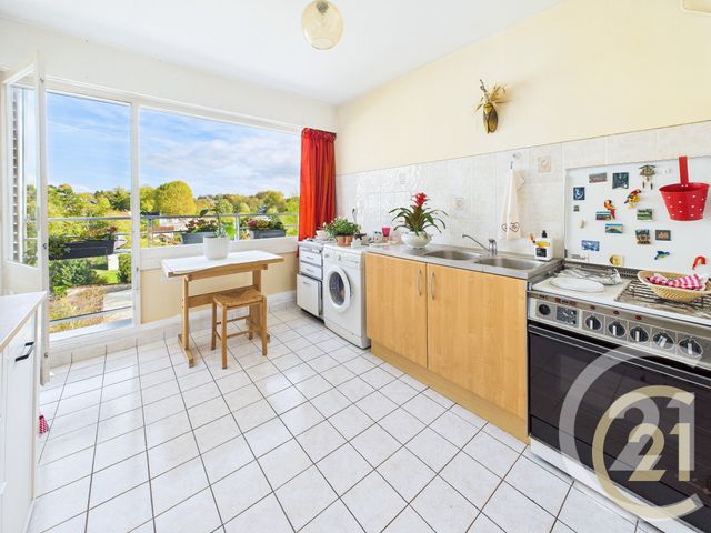 Appartement T3 à vendre - 3 pièces - 66.17 m2 - YERRES - 91 - ILE-DE-FRANCE - Century 21 Optimmo