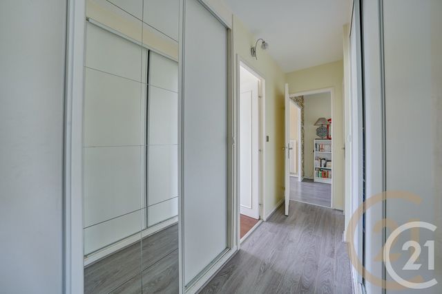 Appartement F3 à vendre - 3 pièces - 66.0 m2 - YERRES - 91 - ILE-DE-FRANCE - Century 21 Optimmo