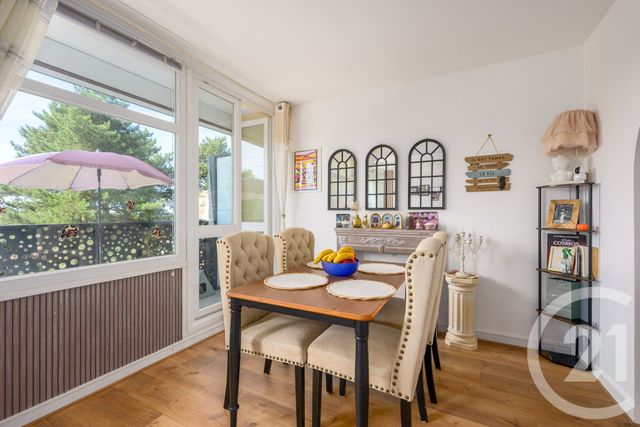 Appartement F4 à vendre - 4 pièces - 79.15 m2 - CROSNE - 91 - ILE-DE-FRANCE - Century 21 Optimmo