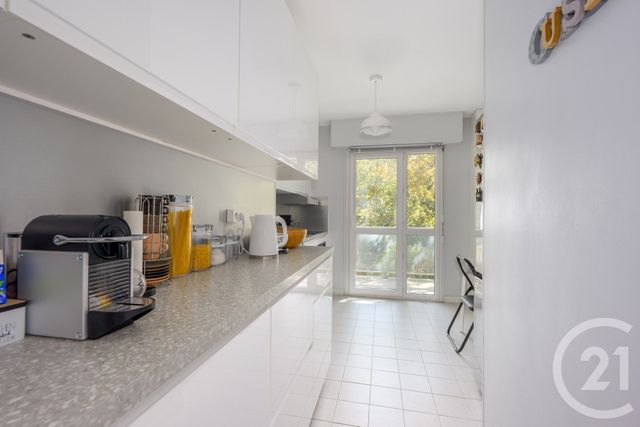Appartement F3 à vendre - 3 pièces - 62.73 m2 - BRUNOY - 91 - ILE-DE-FRANCE - Century 21 Optimmo