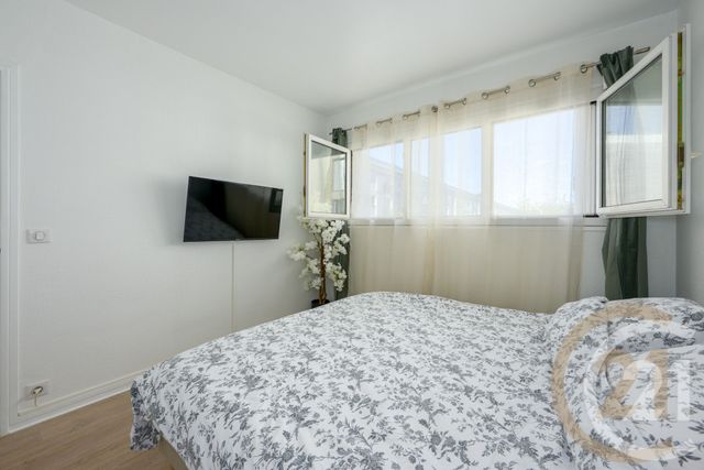Appartement F3 à vendre - 3 pièces - 56.89 m2 - YERRES - 91 - ILE-DE-FRANCE - Century 21 Optimmo